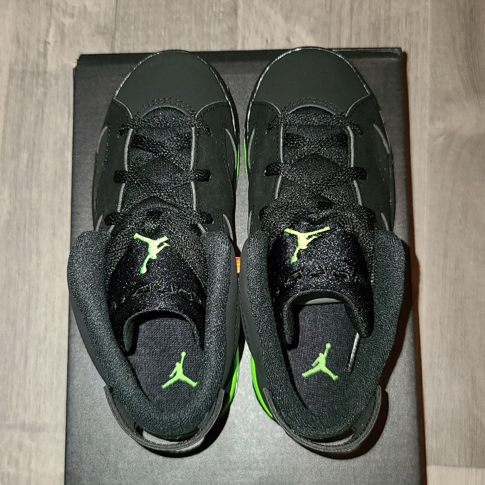 Jordan 6 (TD) - Picture 1 of 5